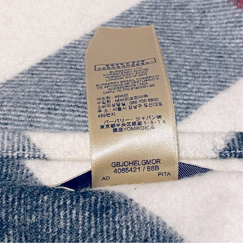 BURBERRY LONDON HALF MEGA CASHMERE BANDANA / SCARF / WRAP. - Picture 11 of 11